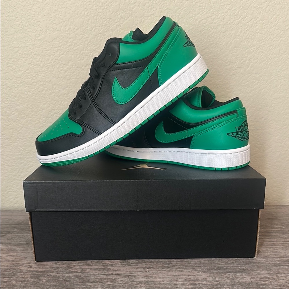 Air Jordan 1 low Emerald Size 9M